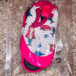 Swim shoes never used